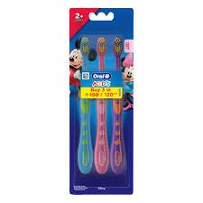 ORAL B KIDS TOOTHBRUSH 3PCS