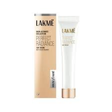 LAKME PERFECT RADIANCE DAY CREAM 15GM